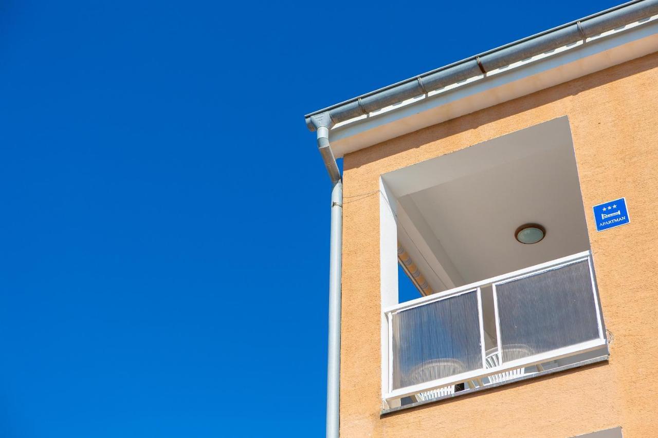 Apartman Noel Кърк Екстериор снимка