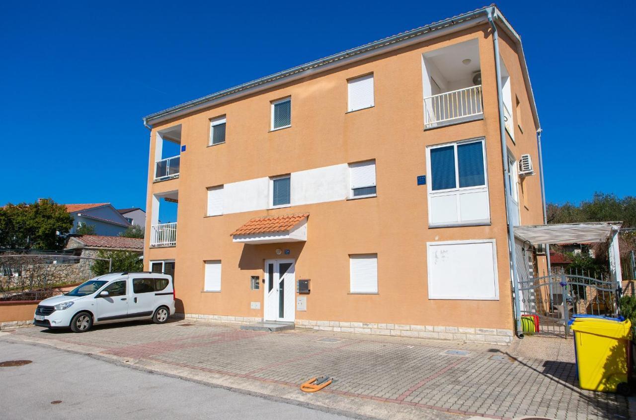 Apartman Noel Кърк Екстериор снимка