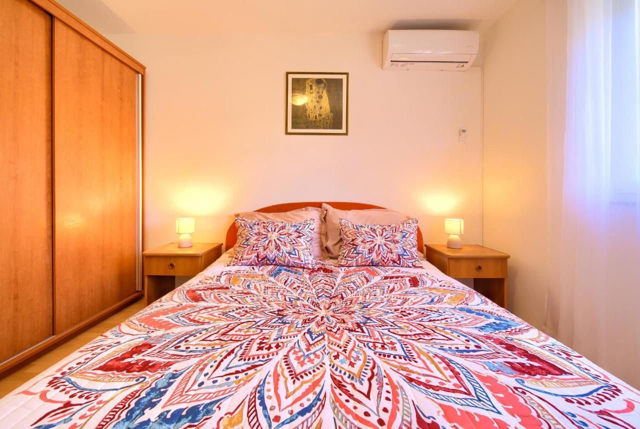 Apartman Noel Кърк Екстериор снимка