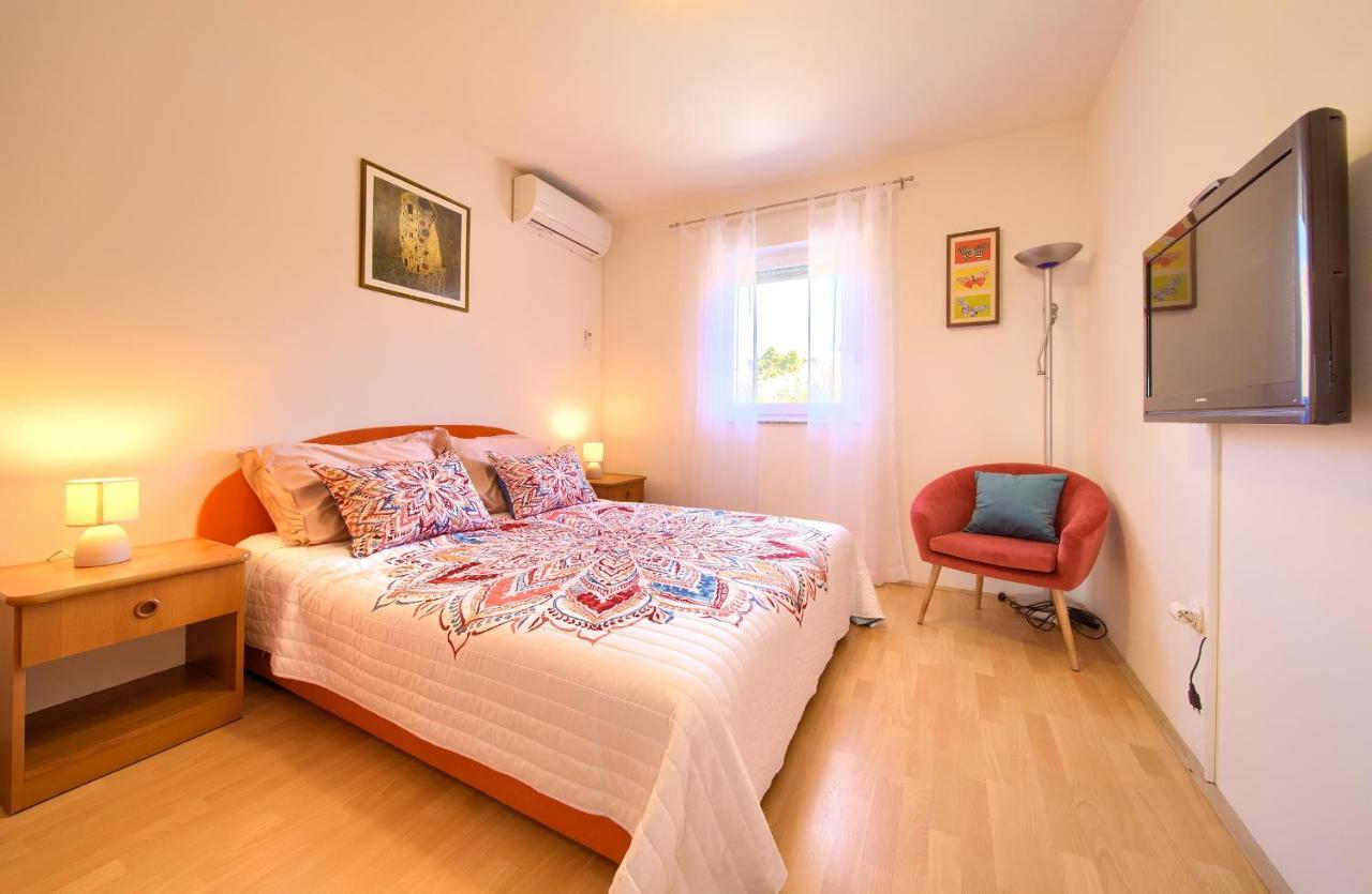 Apartman Noel Кърк Екстериор снимка