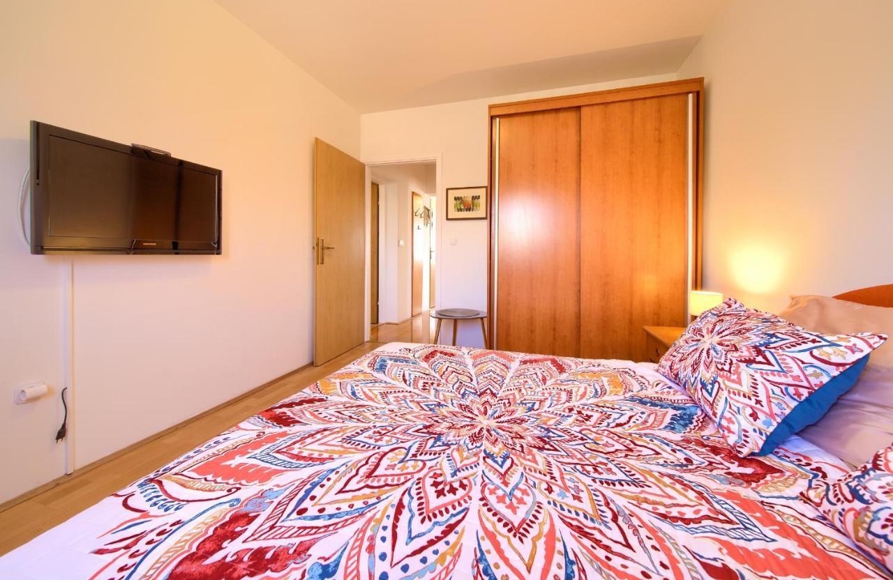 Apartman Noel Кърк Екстериор снимка